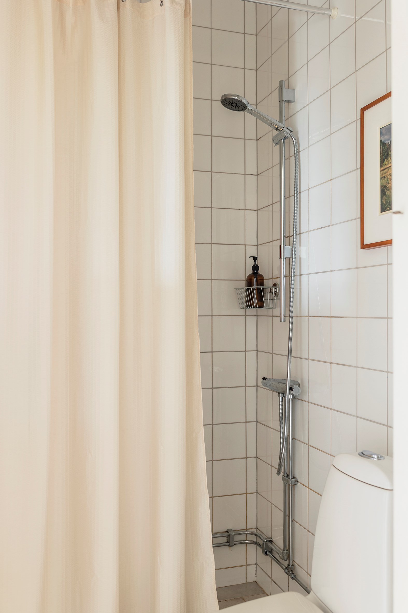 shower with curtain