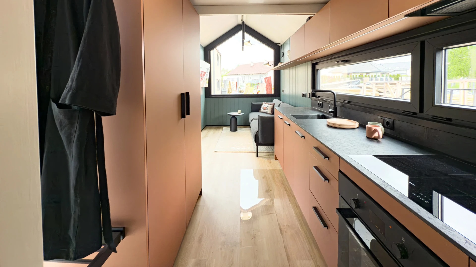 tiny house européenne de 16m2 Sunrise Prestige par Mobi House tiny house européenne de 16m2 Sunrise Prestige par Mobi House