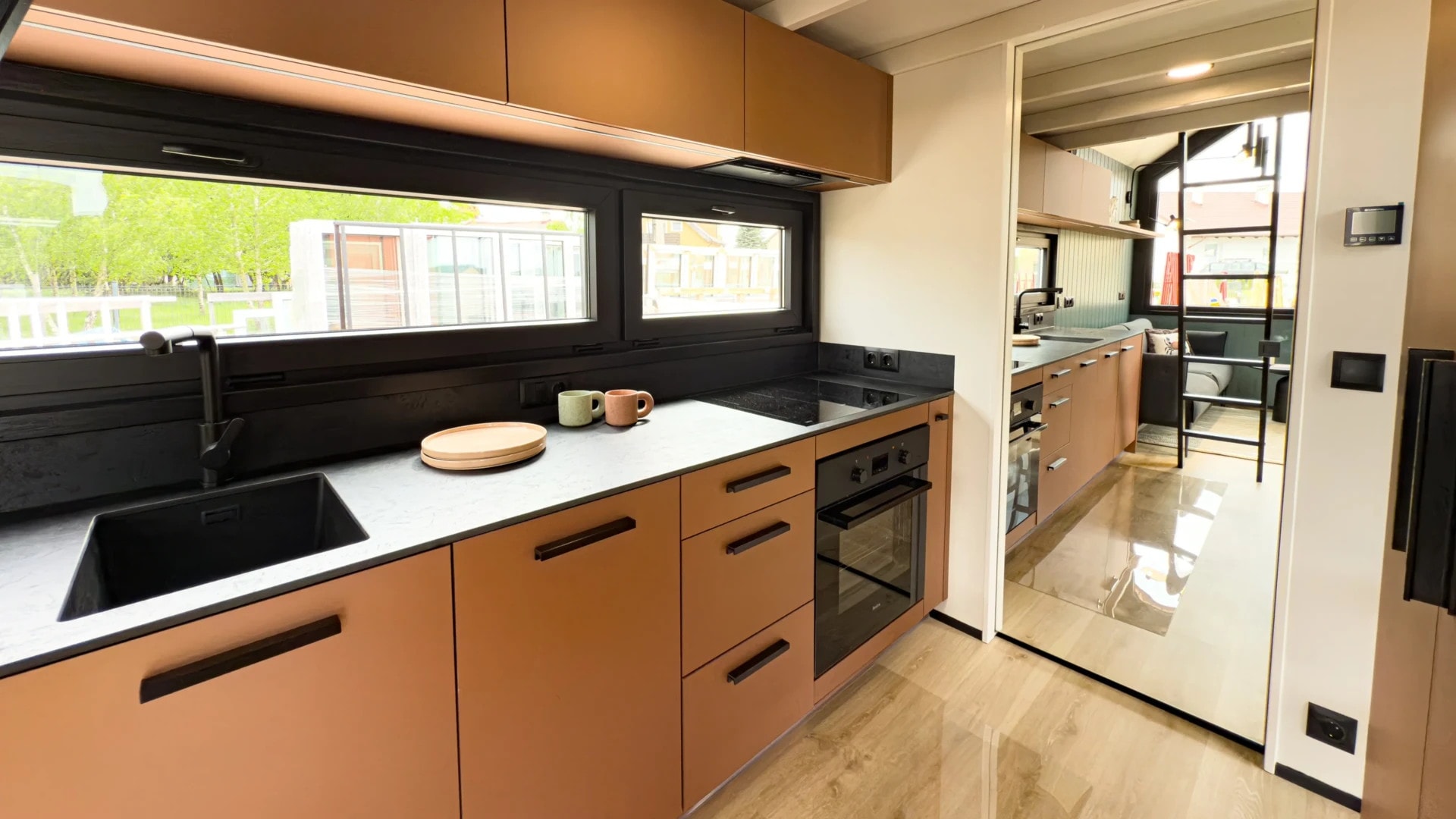 cuisine tiny house européenne de 16m2 Sunrise Prestige par Mobi House cuisine tiny house européenne de 16m2 Sunrise Prestige par Mobi House