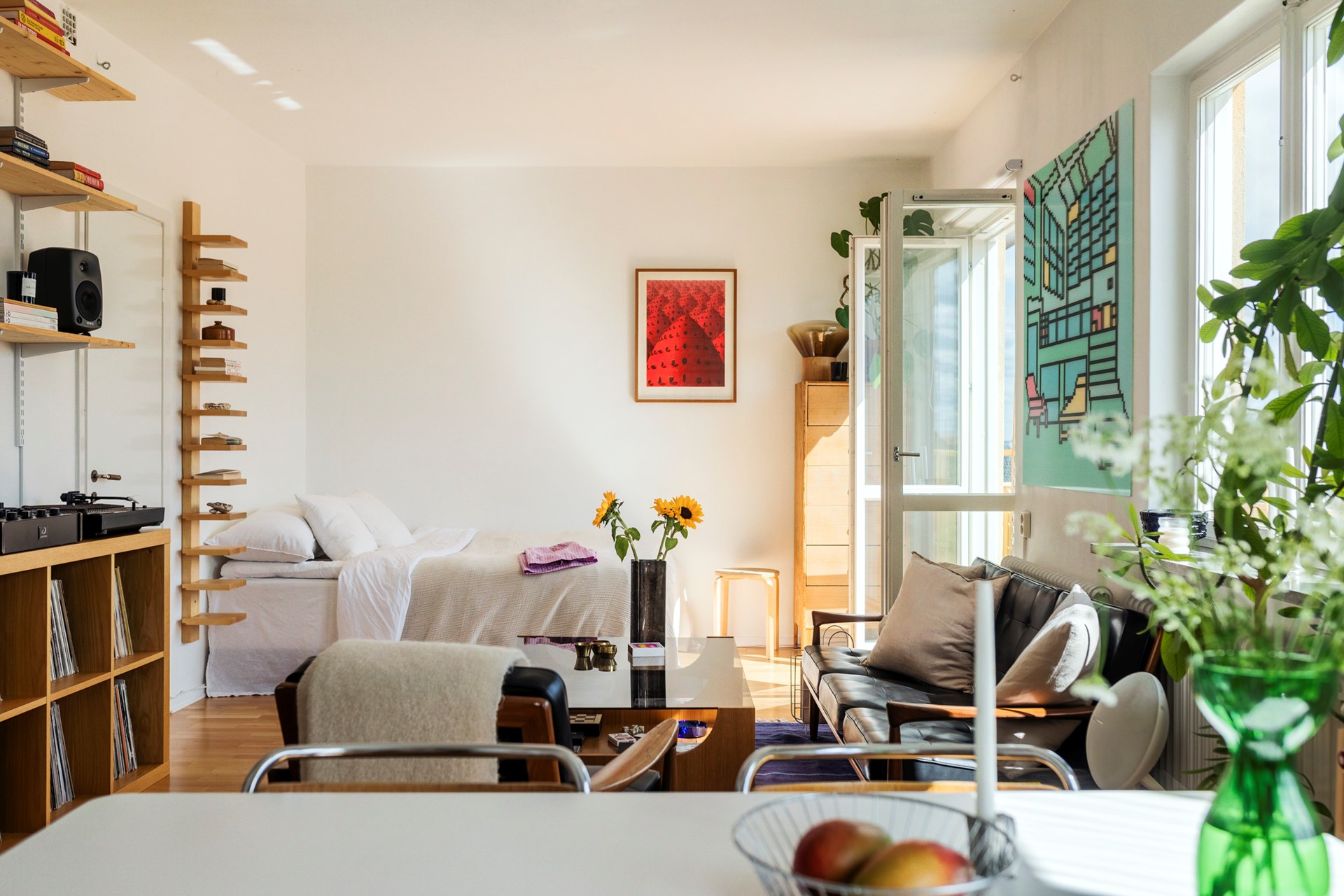 living room and dining room 35sqm studio Scandinavian vintage decor