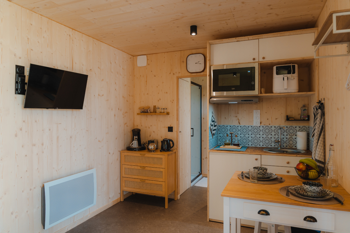 cuisine ouverte studio de jardin en bois de 60m2 Trebeurden par Greenkub cuisine ouverte studio de jardin en bois de 60m2 Trebeurden par Greenkub