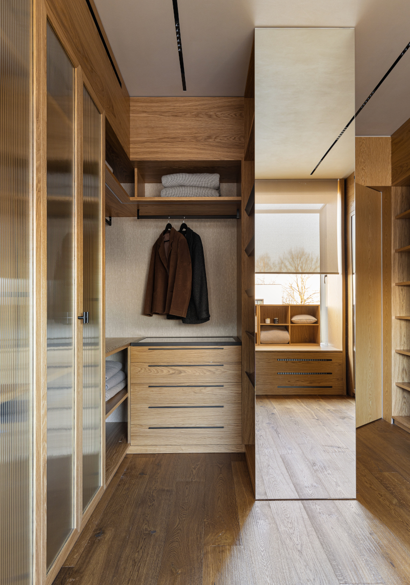 walk in closet walk in closet