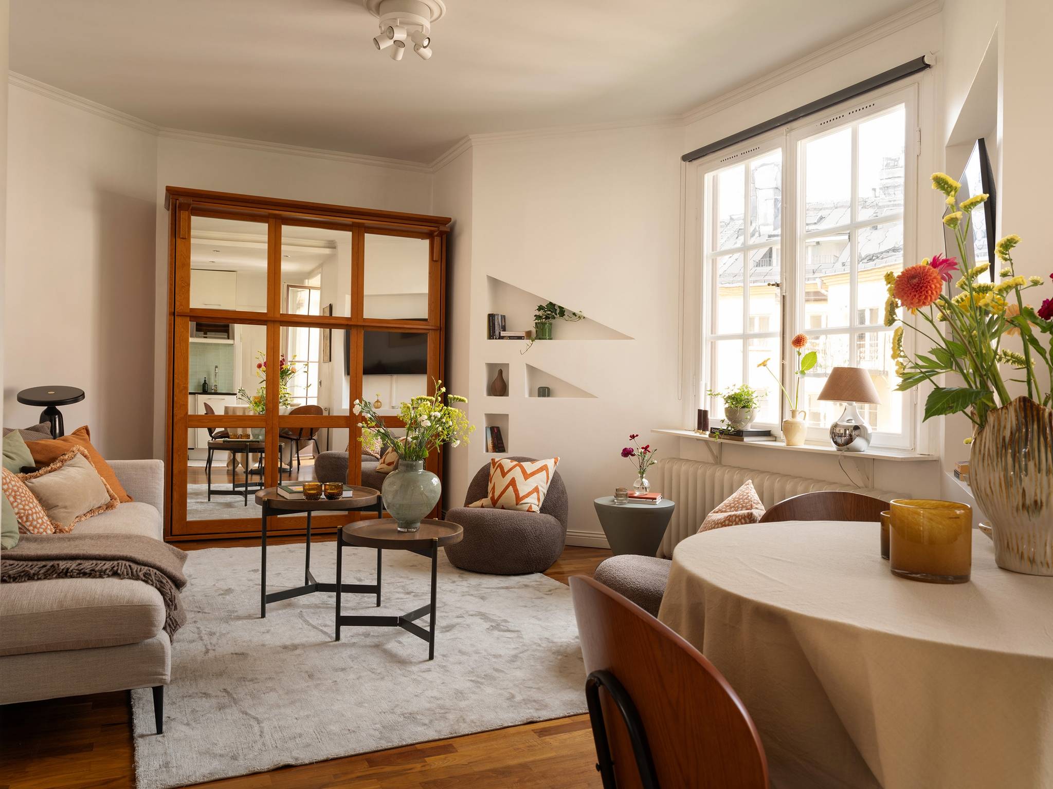 living room 31sqm studio Scandinavian decor in neutral tons living room 31sqm studio Scandinavian decor in neutral tons