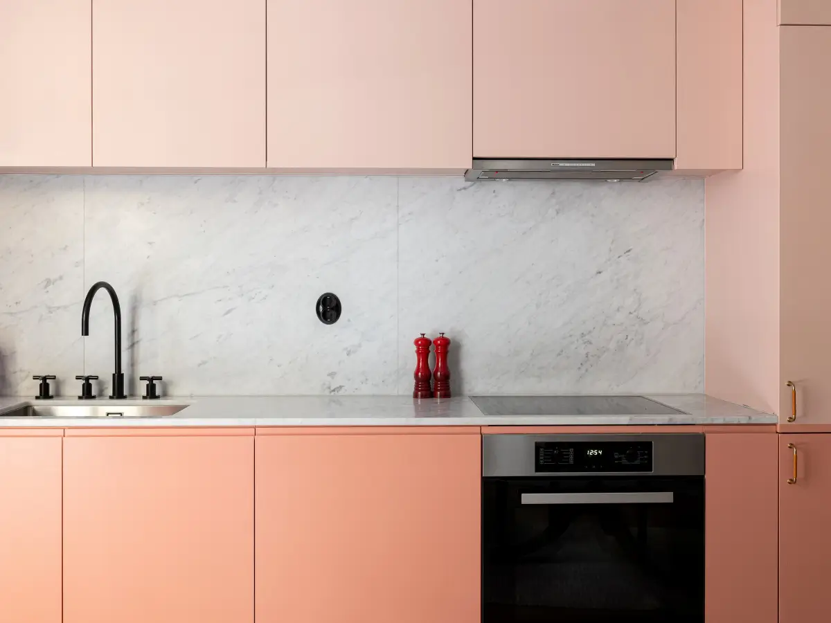 cuisine rose décoration colorée style color-blocking cuisine rose décoration colorée style color-blocking