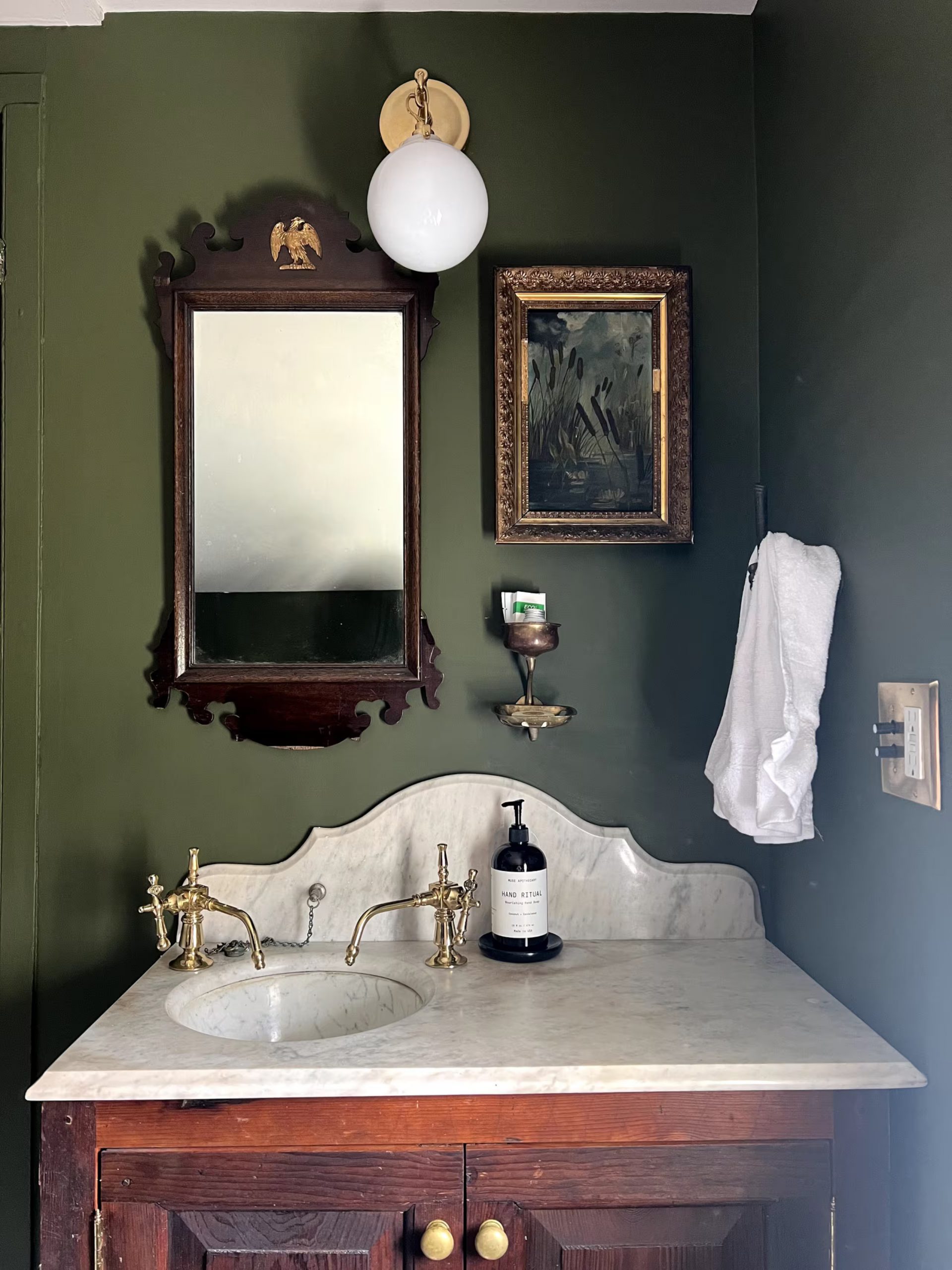 salle de bain vintage verte