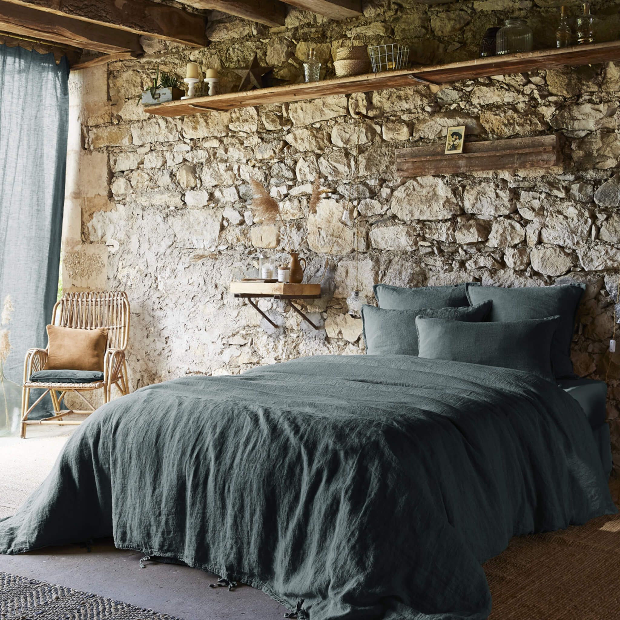 chambre contemporaine mur en pierres chambre contemporaine mur en pierres