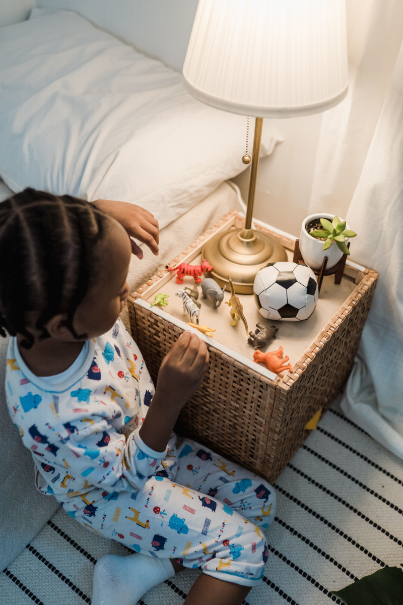 chevet avec lampe