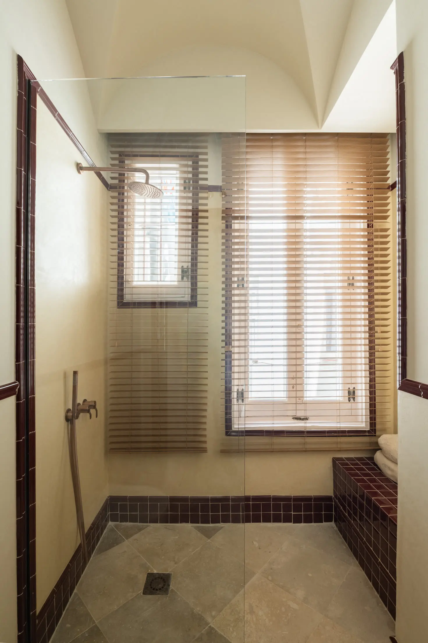 salle de bain contemporaine appartement ancien rénové salle de bain contemporaine appartement ancien rénové