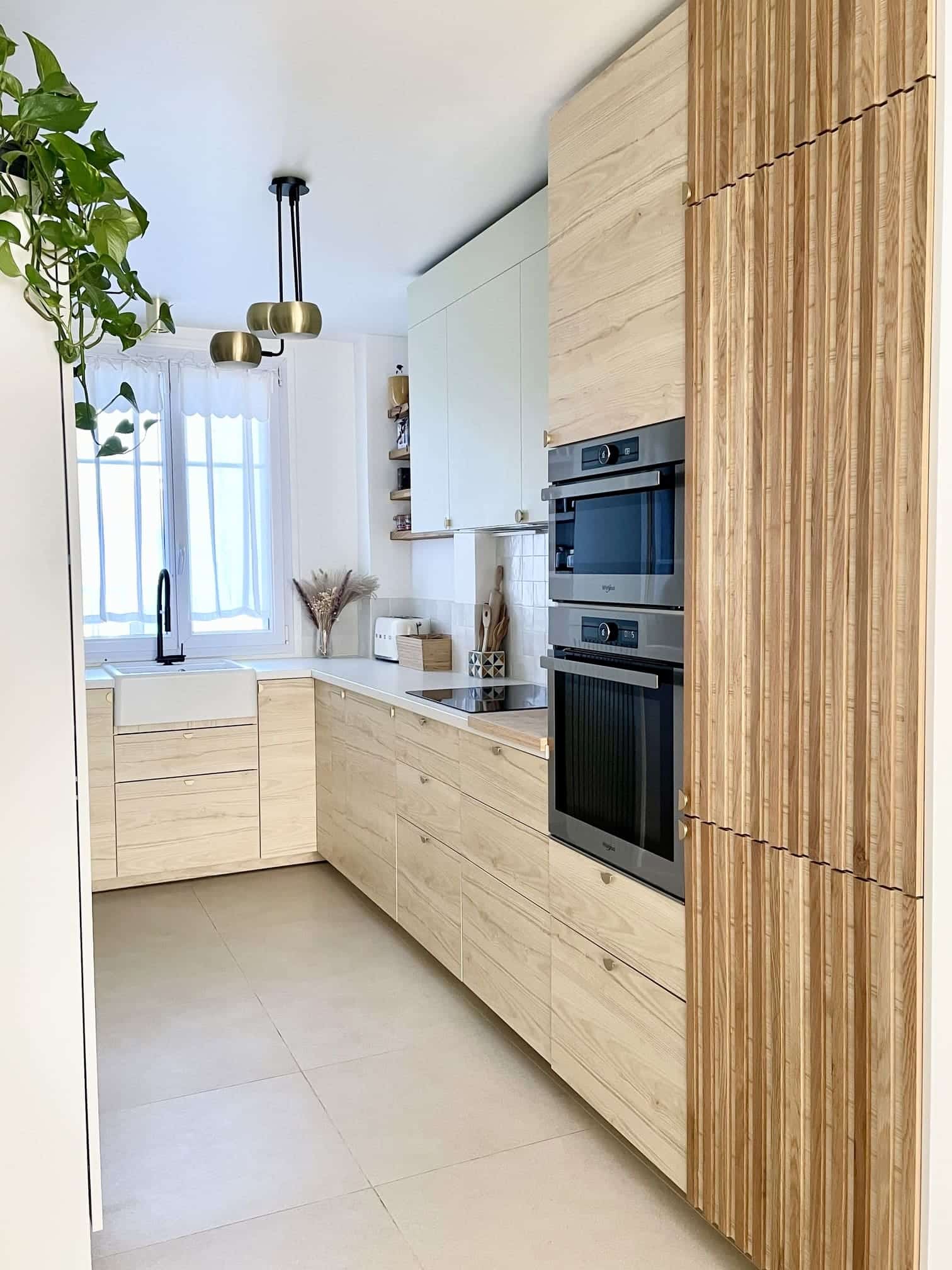 open kitchen 55sqm apartment in Paris contemporary decor Photo : © Charlotte Gille open kitchen 55sqm apartment in Paris contemporary decor Photo : © Charlotte Gille