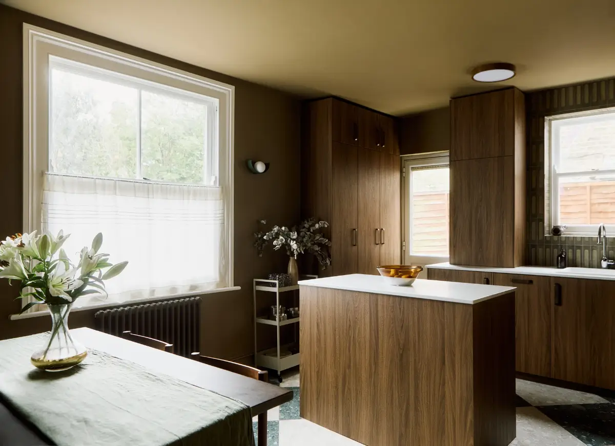 cuisine noyer et kaki style color drenching appartement londonien dans maison édouardienne cuisine noyer et kaki style color drenching appartement londonien dans maison édouardienne