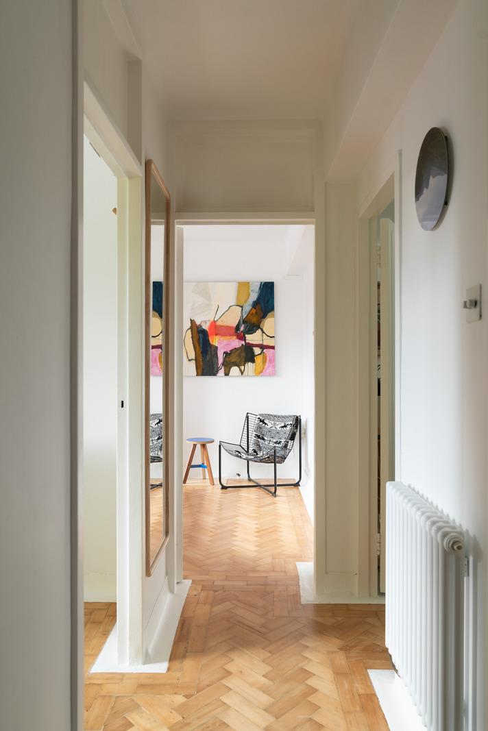 couloir appartement mid-century décoration contemporaine Londres couloir appartement mid-century décoration contemporaine Londres