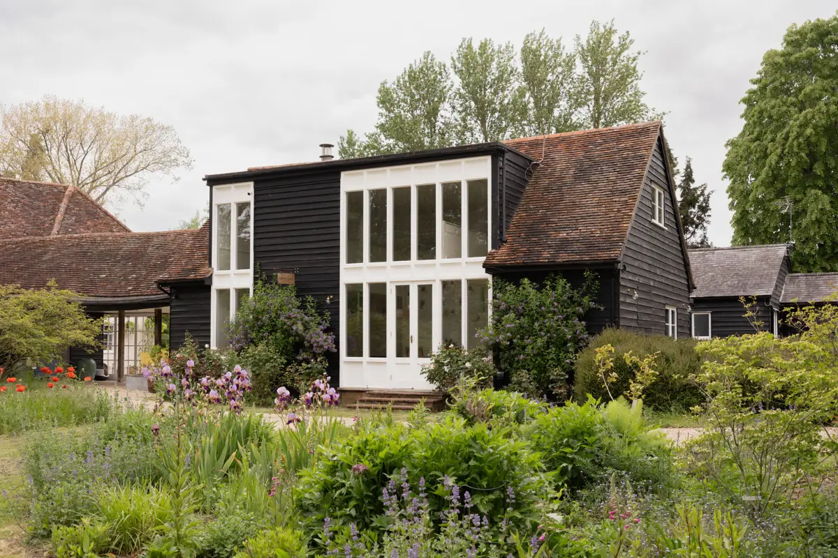 maison du 16e siècle Angleterre avec grange aménagée maison du 16e siècle Angleterre avec grange aménagée