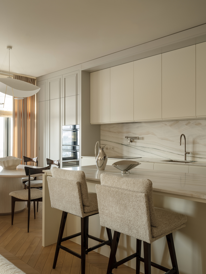 cuisine ouverte et salle à manger décoration contemporaine beige appartement 140m2 cuisine ouverte et salle à manger décoration contemporaine beige appartement 140m2
