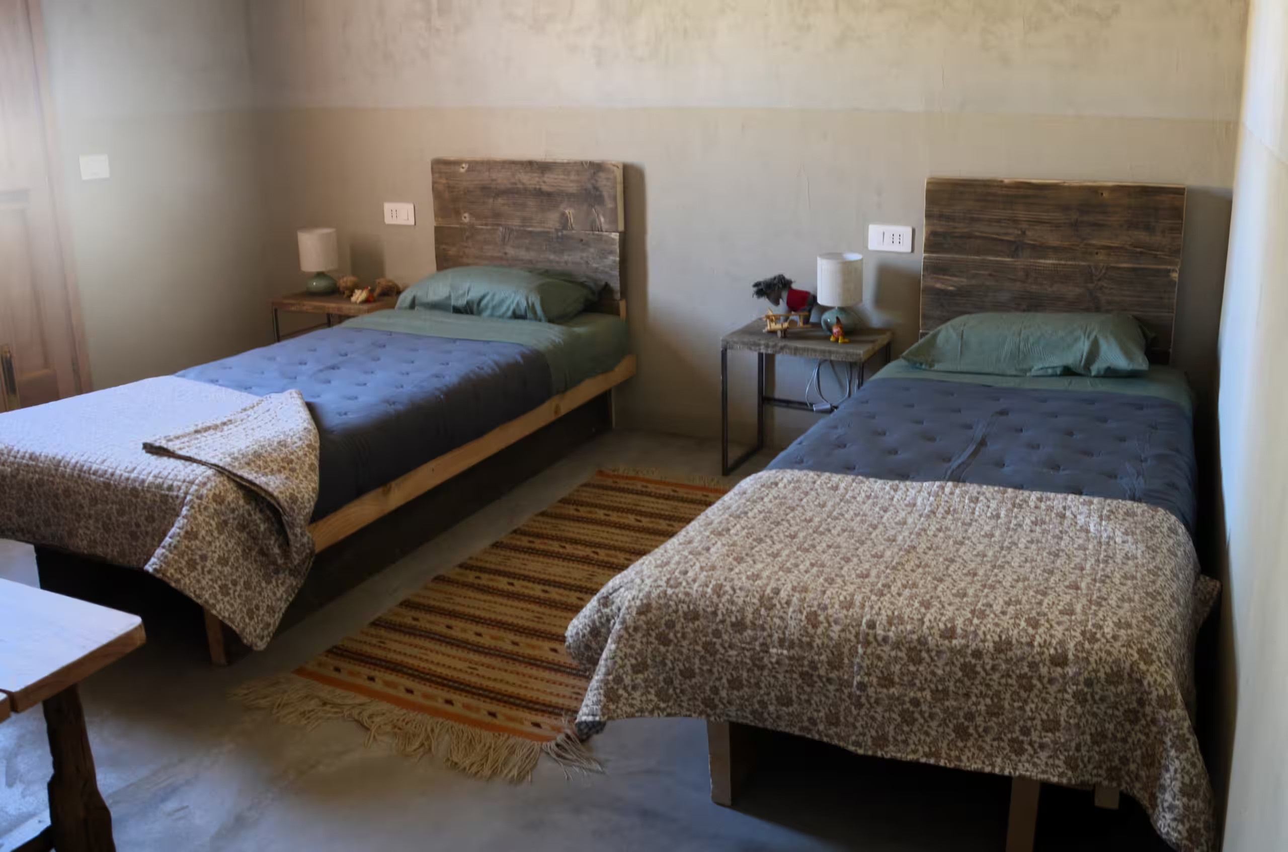 bedroom with two beds