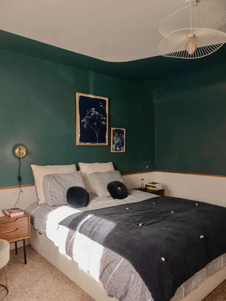 chambre verte maison bretonne Photo : ©Lisa Marie Leclerc chambre verte maison bretonne Photo : ©Lisa Marie Leclerc