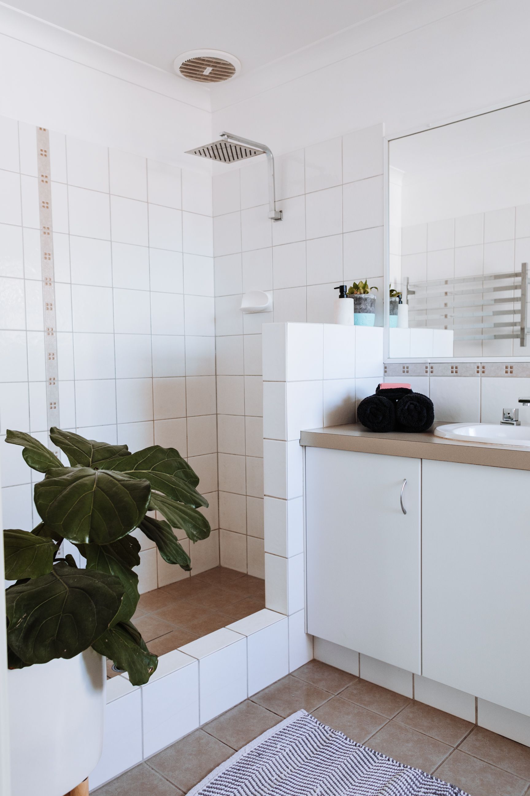 salle de bain contemporaine avec douche carrelée salle de bain contemporaine avec douche carrelée