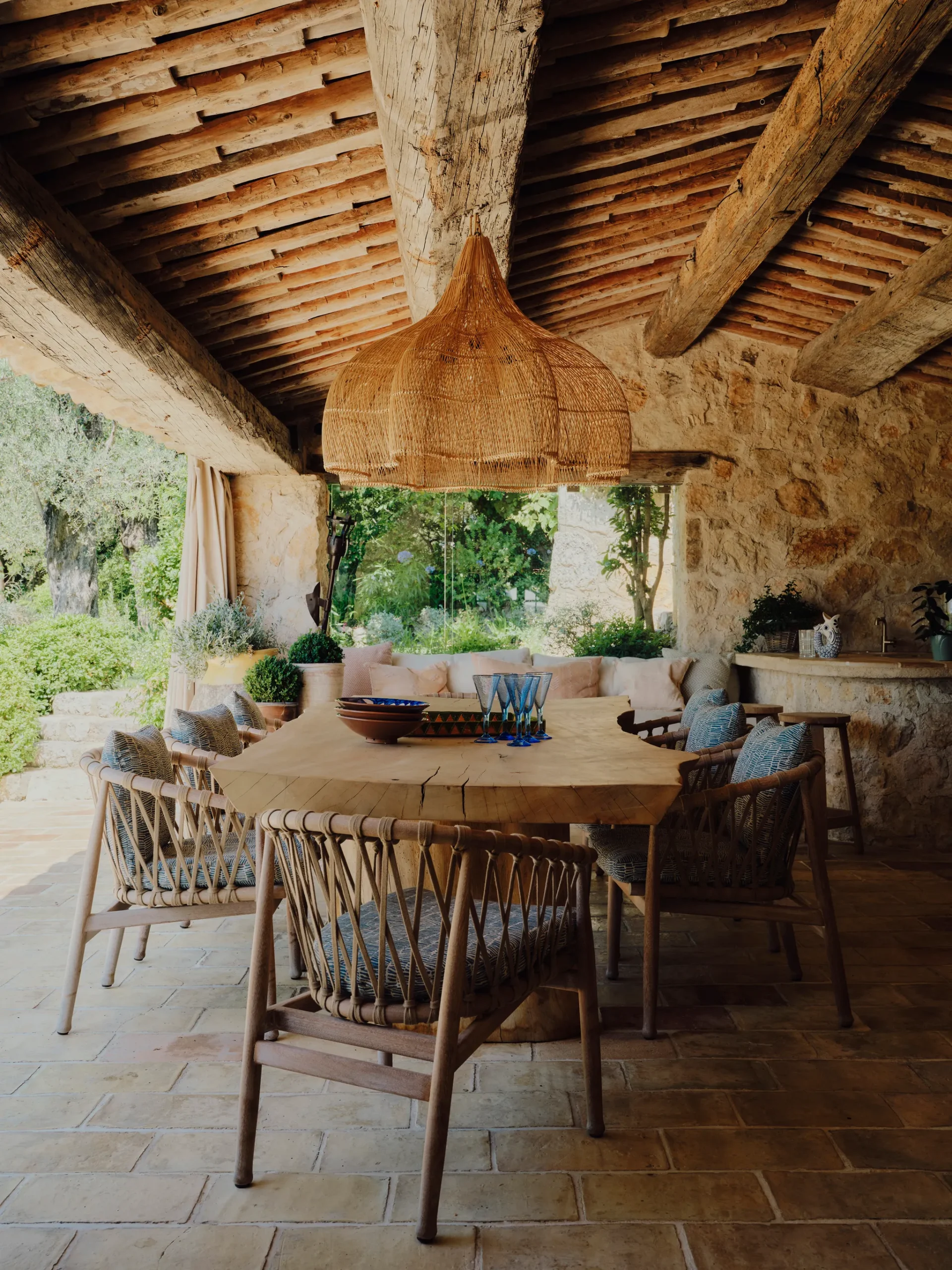 terrasse abritée maison ancienne sol terre cuite décoration contemporaine terrasse abritée maison ancienne sol terre cuite décoration contemporaine