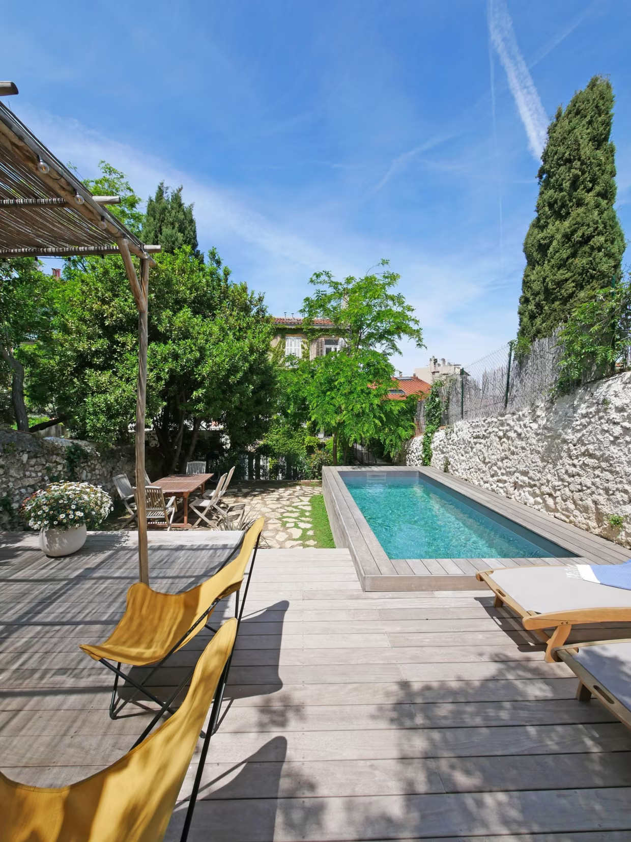 small towngarden in Marseille with small pool