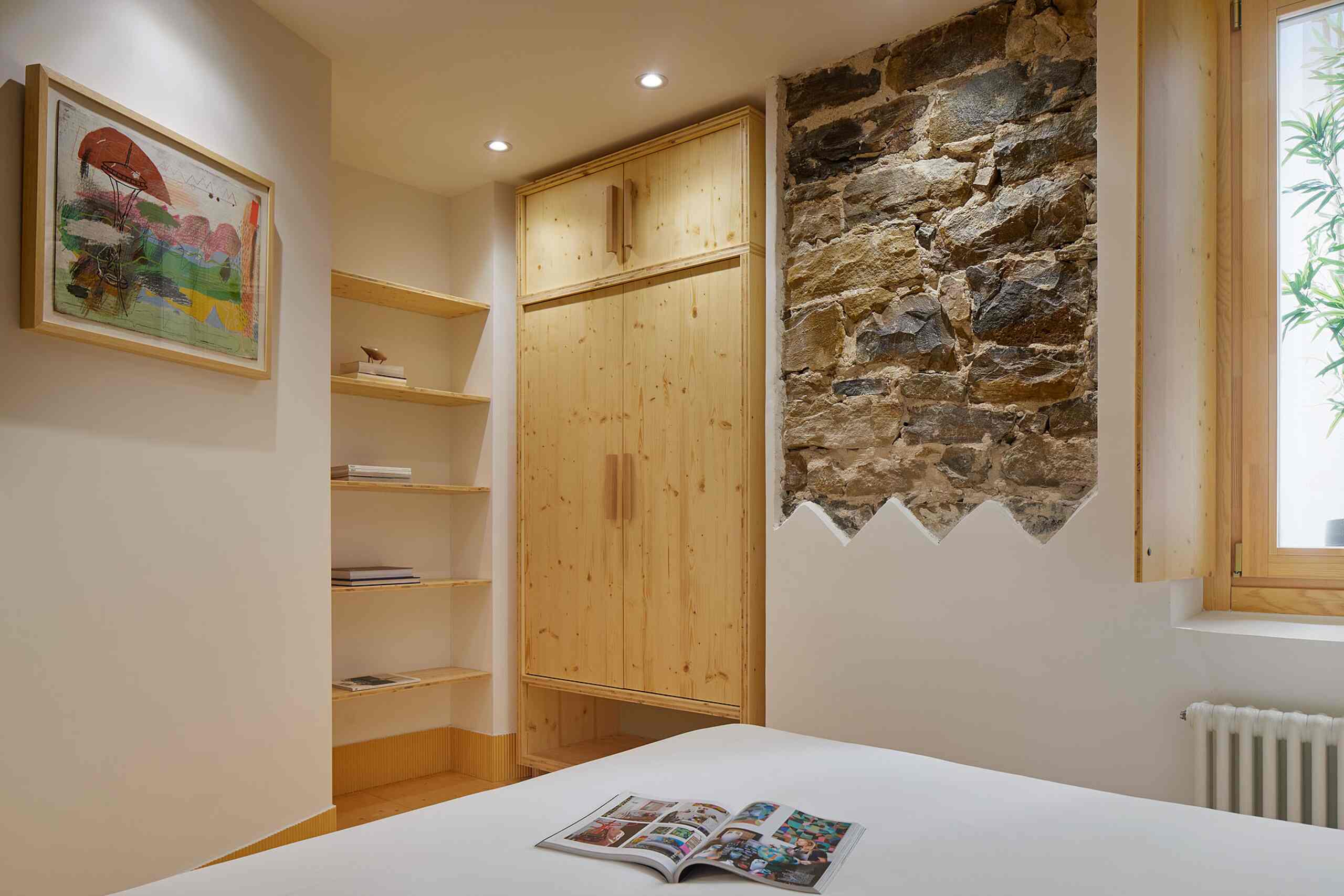 chambre en pin décoration basque contemporaine Baso Enea Saint Sebastien chambre en pin décoration basque contemporaine Baso Enea Saint Sebastien