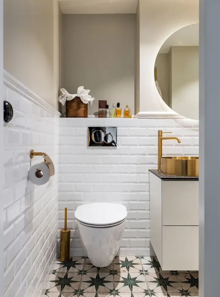 salle de bain carrelage marocain vert et blanc artisanal motif étoile appartement de 98m2 décoration scandinave éclectique salle de bain carrelage marocain vert et blanc artisanal motif étoile appartement de 98m2 décoration scandinave éclectique