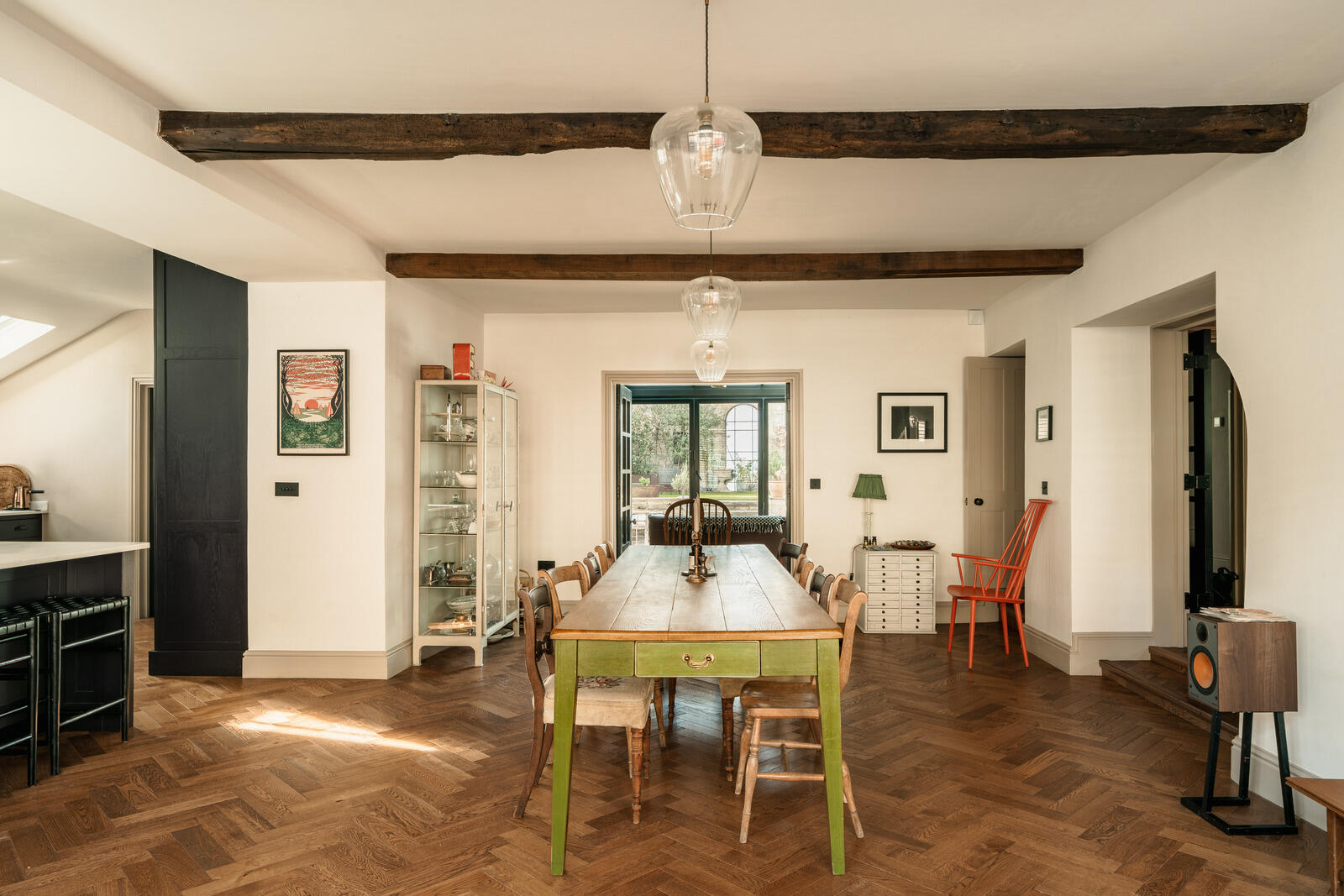 large kitchen with dining room classic chic decor Tudor-style village house large kitchen with dining room classic chic decor Tudor-style village house
