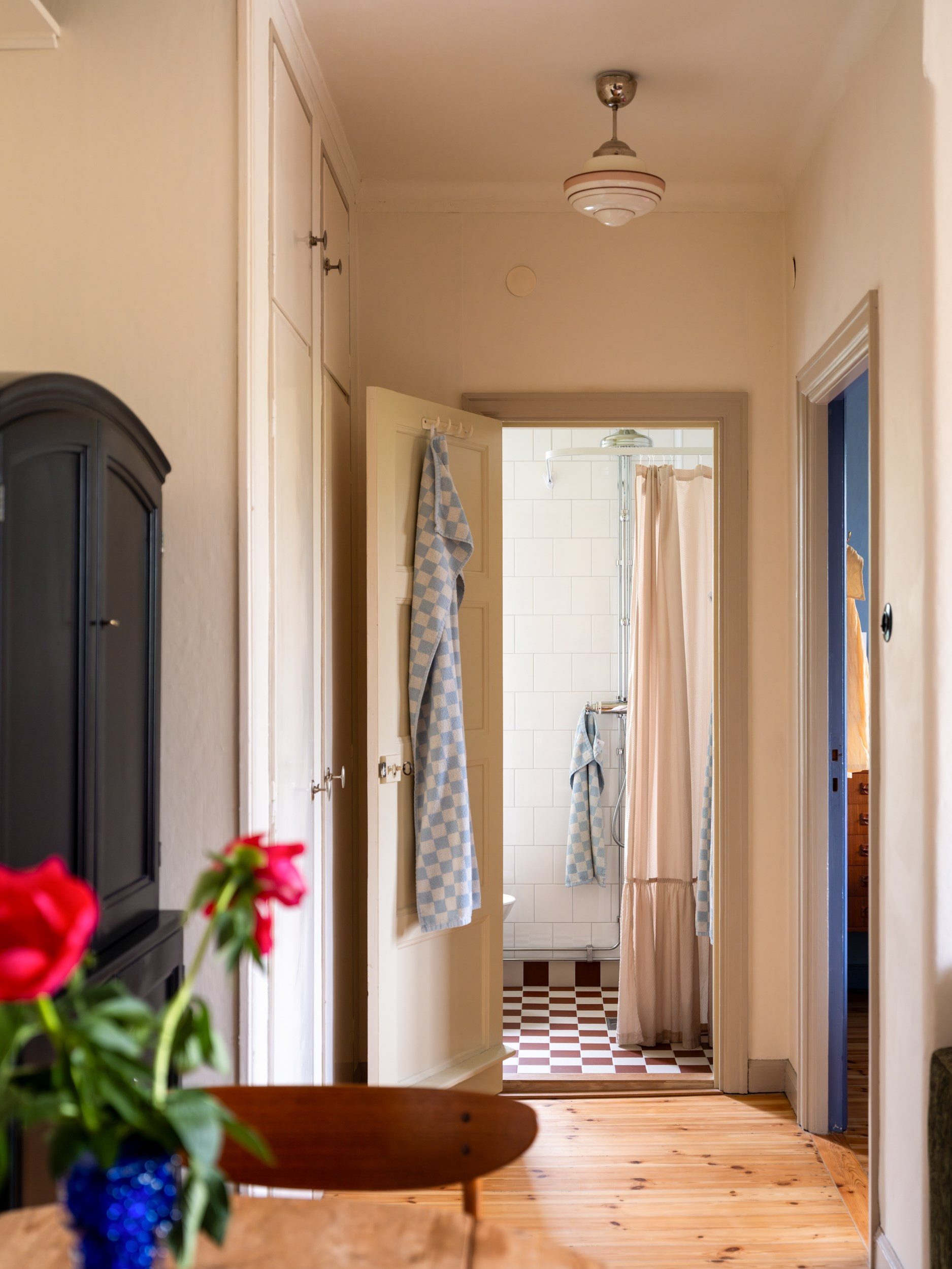 entrée et salle de bain