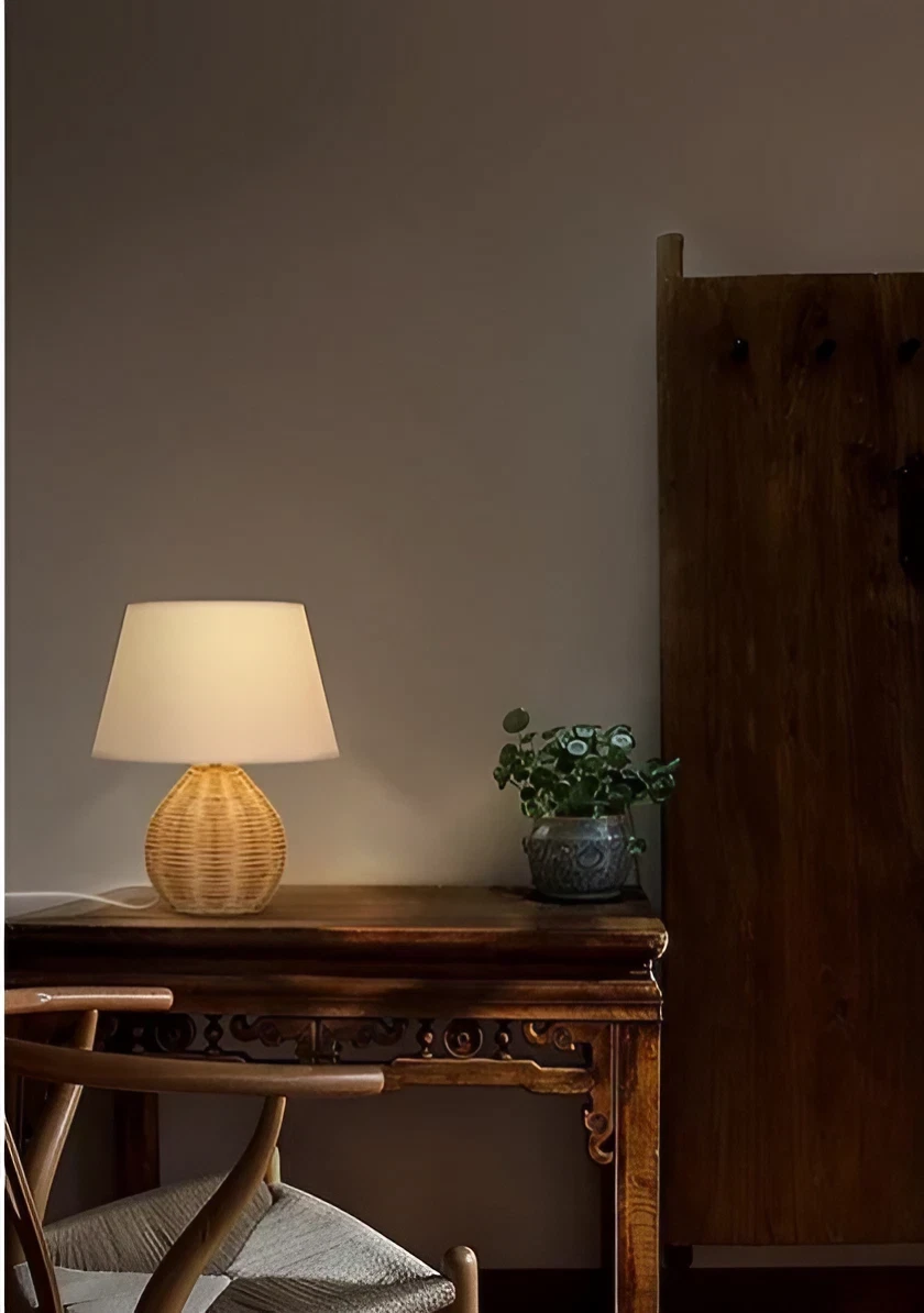bureau avec lampe rotin Conforama Suisse décoration contemporaine