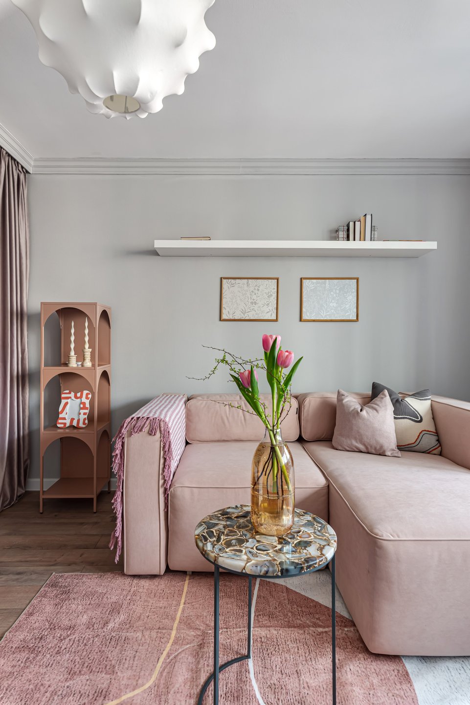 living room contemporary decor in pink 34sqm studio flat living room contemporary decor in pink 34sqm studio flat