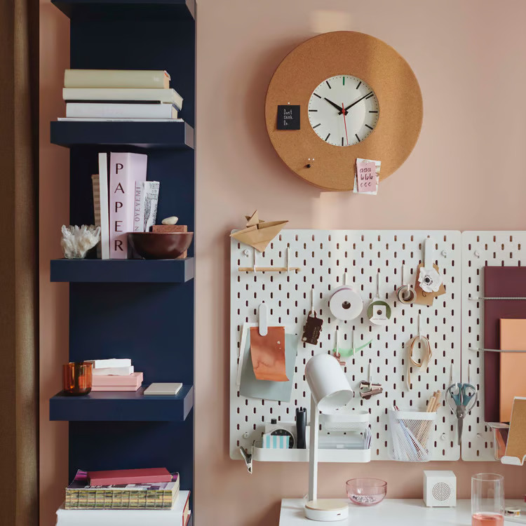 bureau dans chambre étudiante IKEA