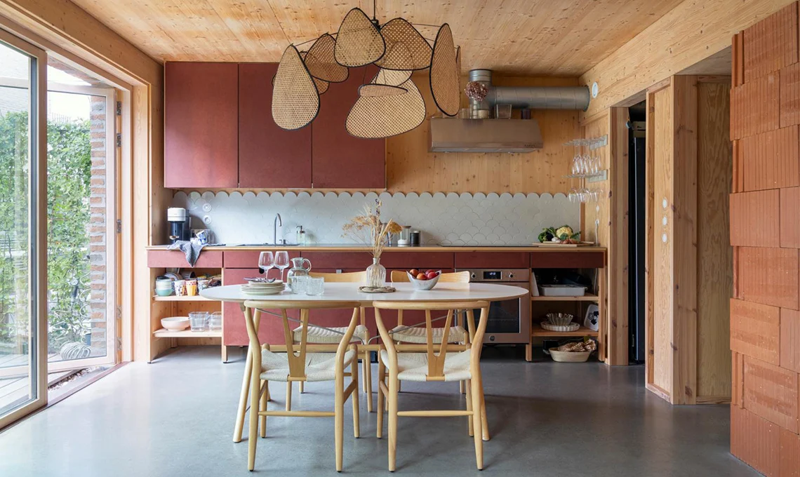 cuisine ouverte et salle à manger décoration contemporaine suspension cannage