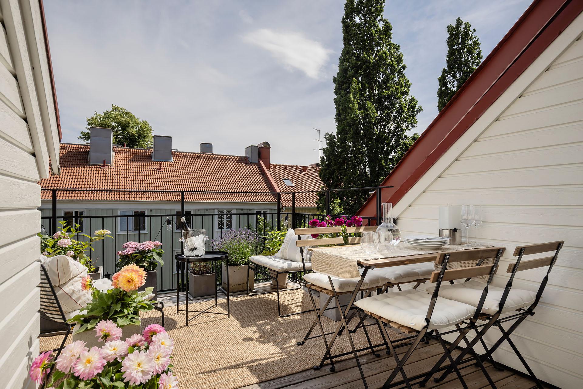 terrasse dans le toit style tropezienne