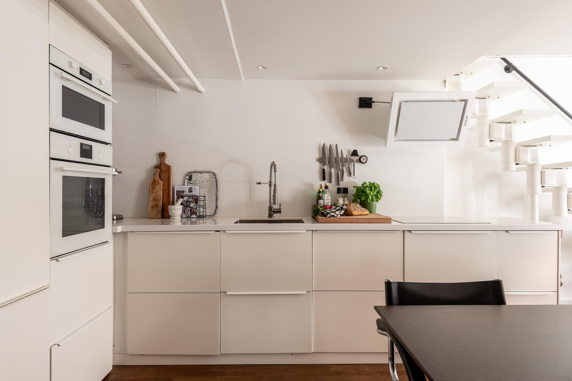 cuisine sous mezzanine appartement en duplex de 65m2 décoration scandinave