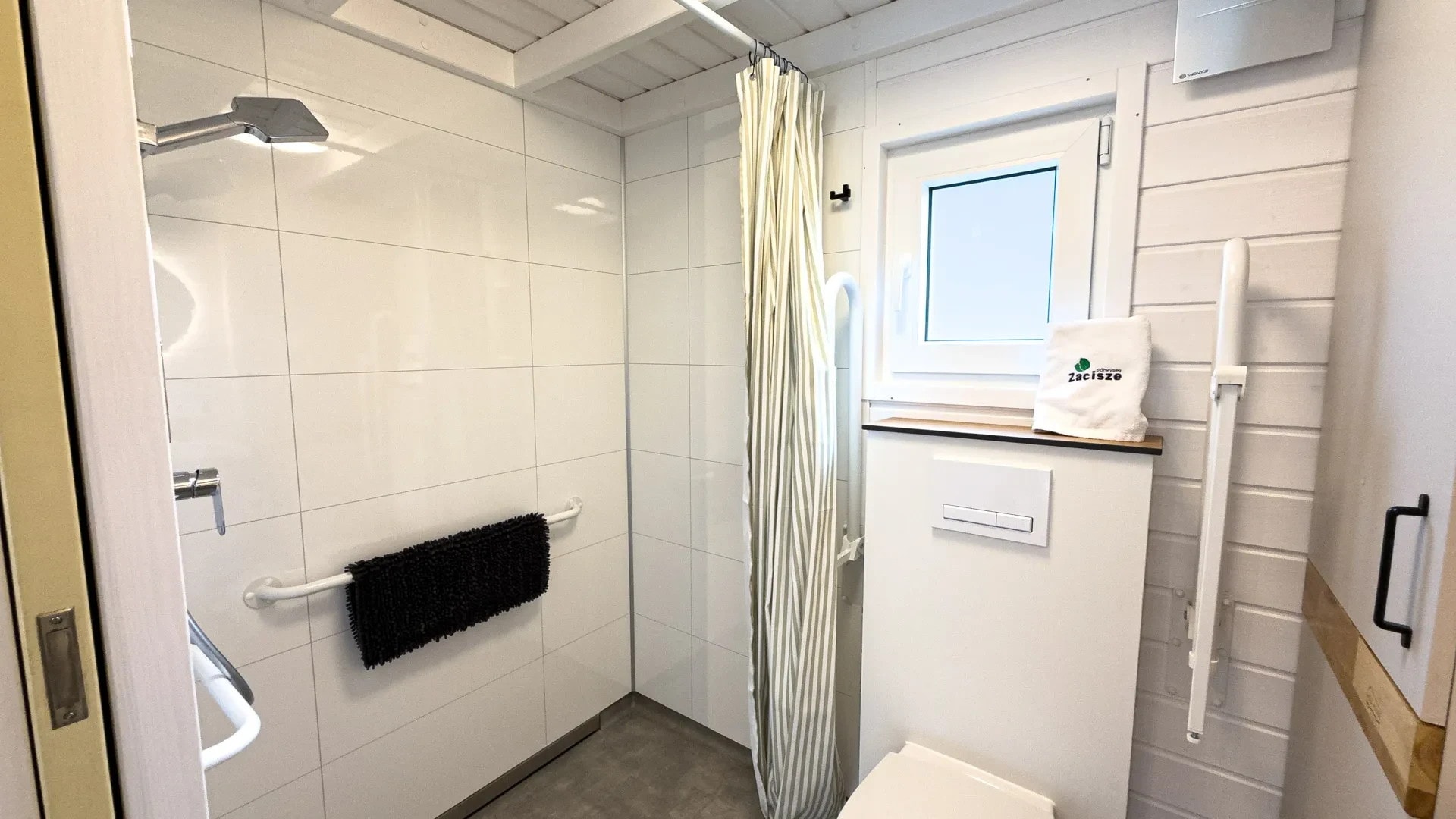 salle de bain inclusive