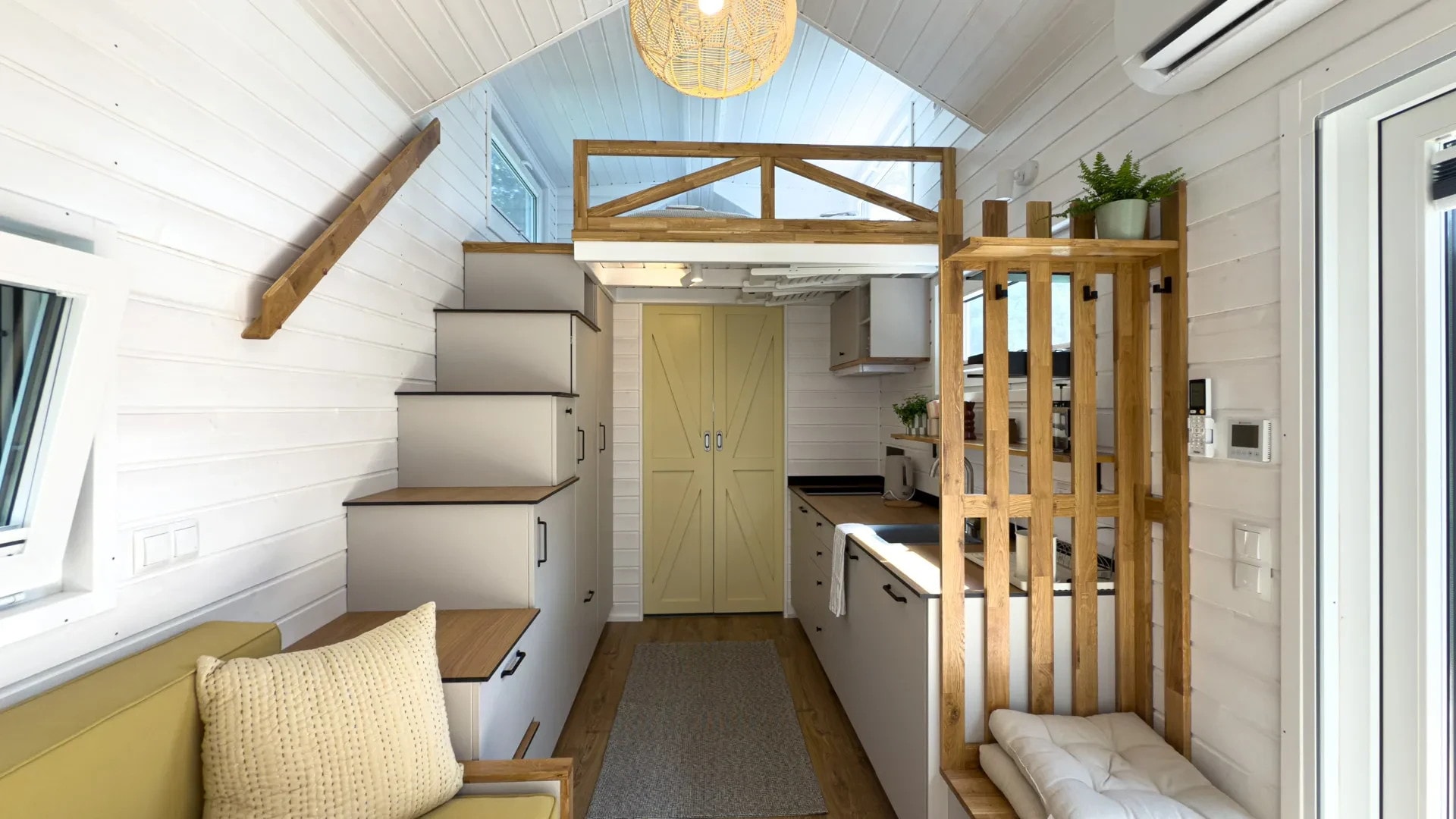 intérieur tiny house inclusive 25m2 pour 6 personnes Mobi Water Dreams par Mobi House