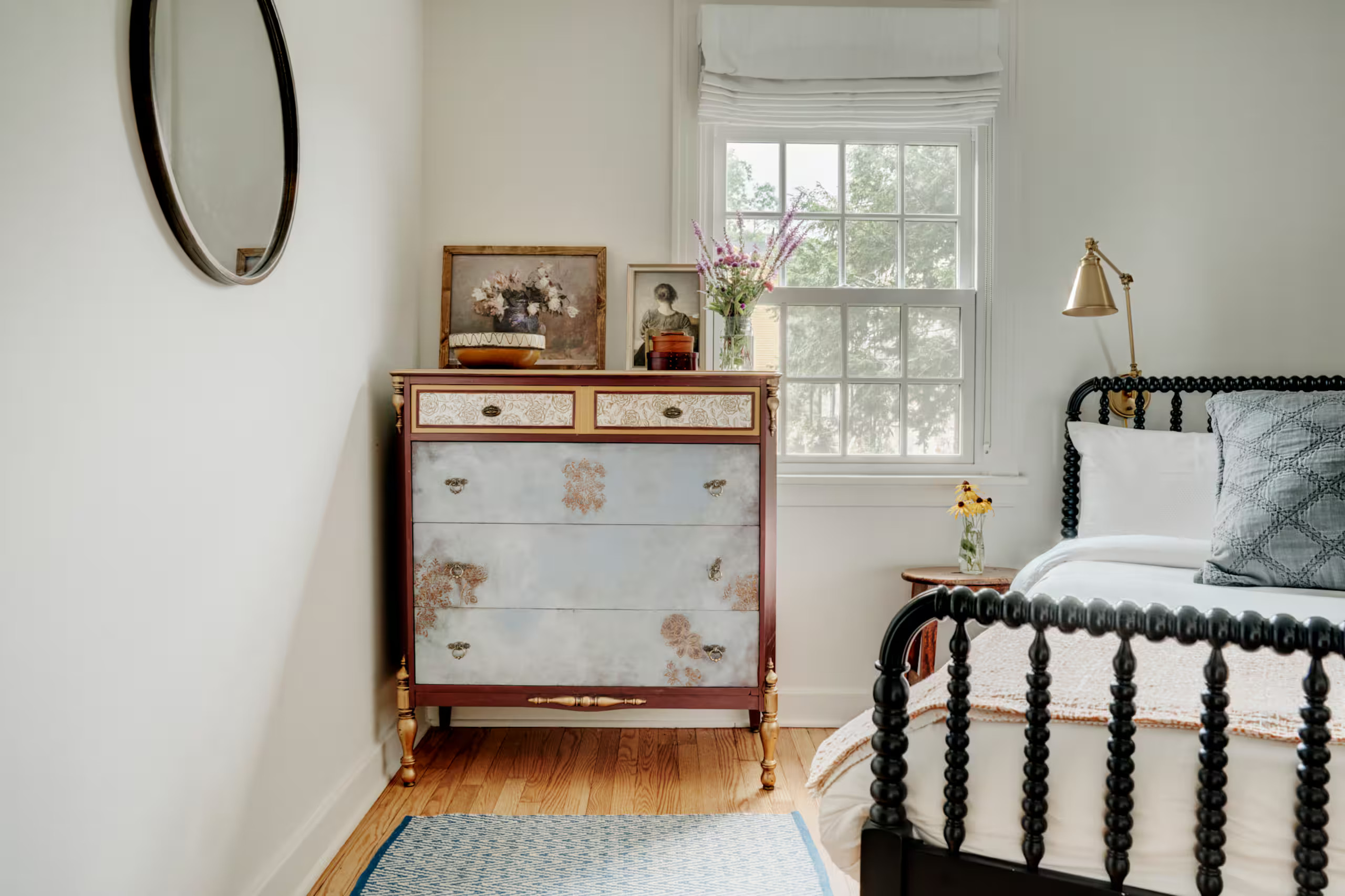 chambre décoration campagne chic maison ancienne au style shaker à louer chez Airbnb