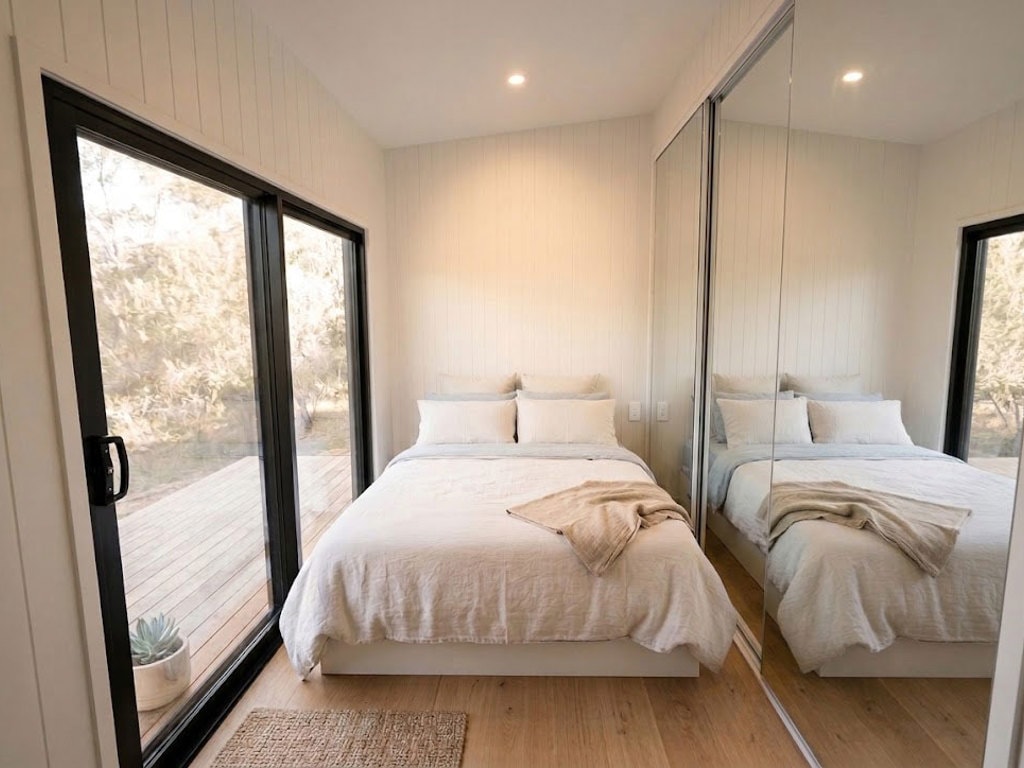chambre avec grand placard miroir