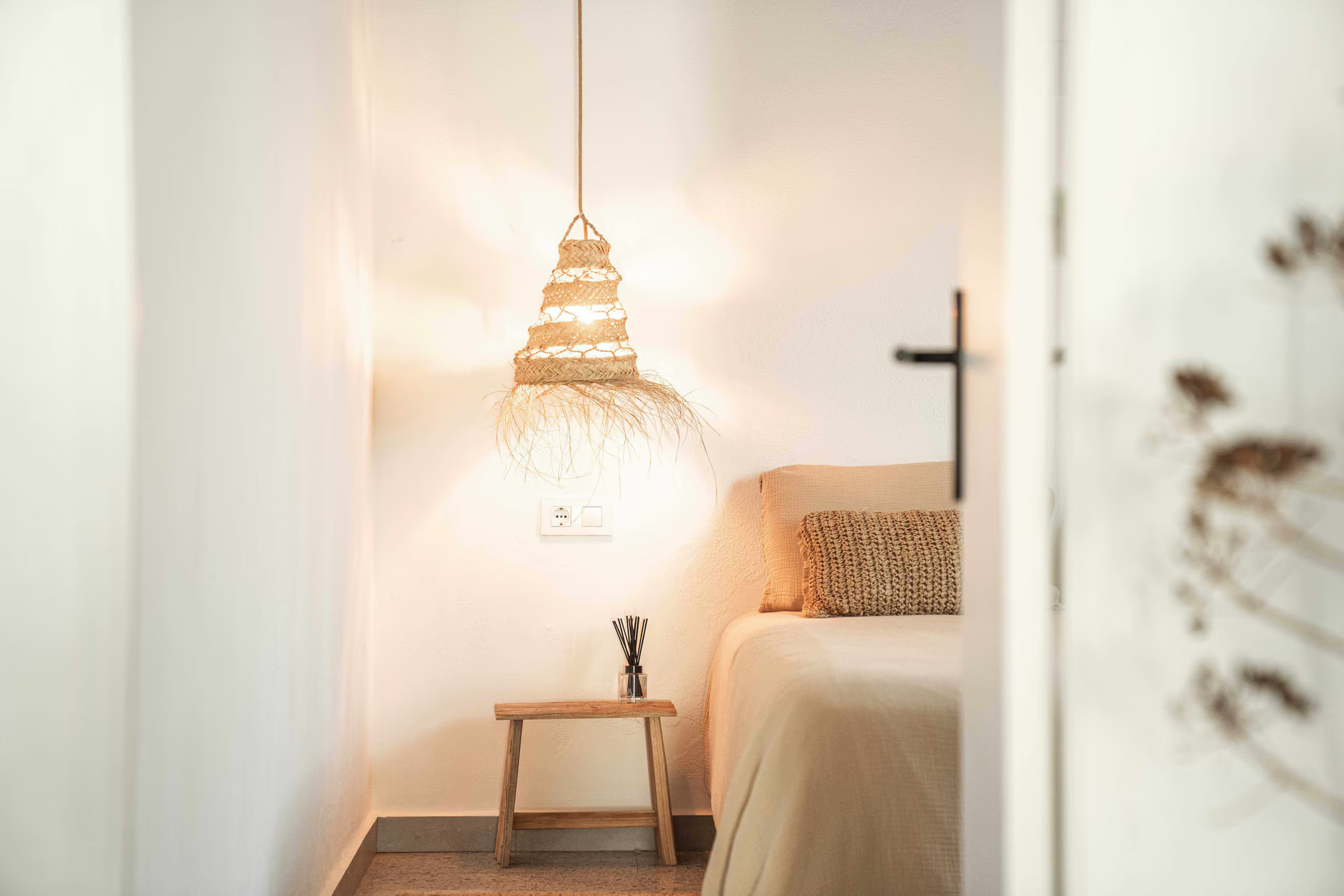 chambre décoration rustique chic maison blanche à Minorque chambre décoration rustique chic maison blanche à Minorque