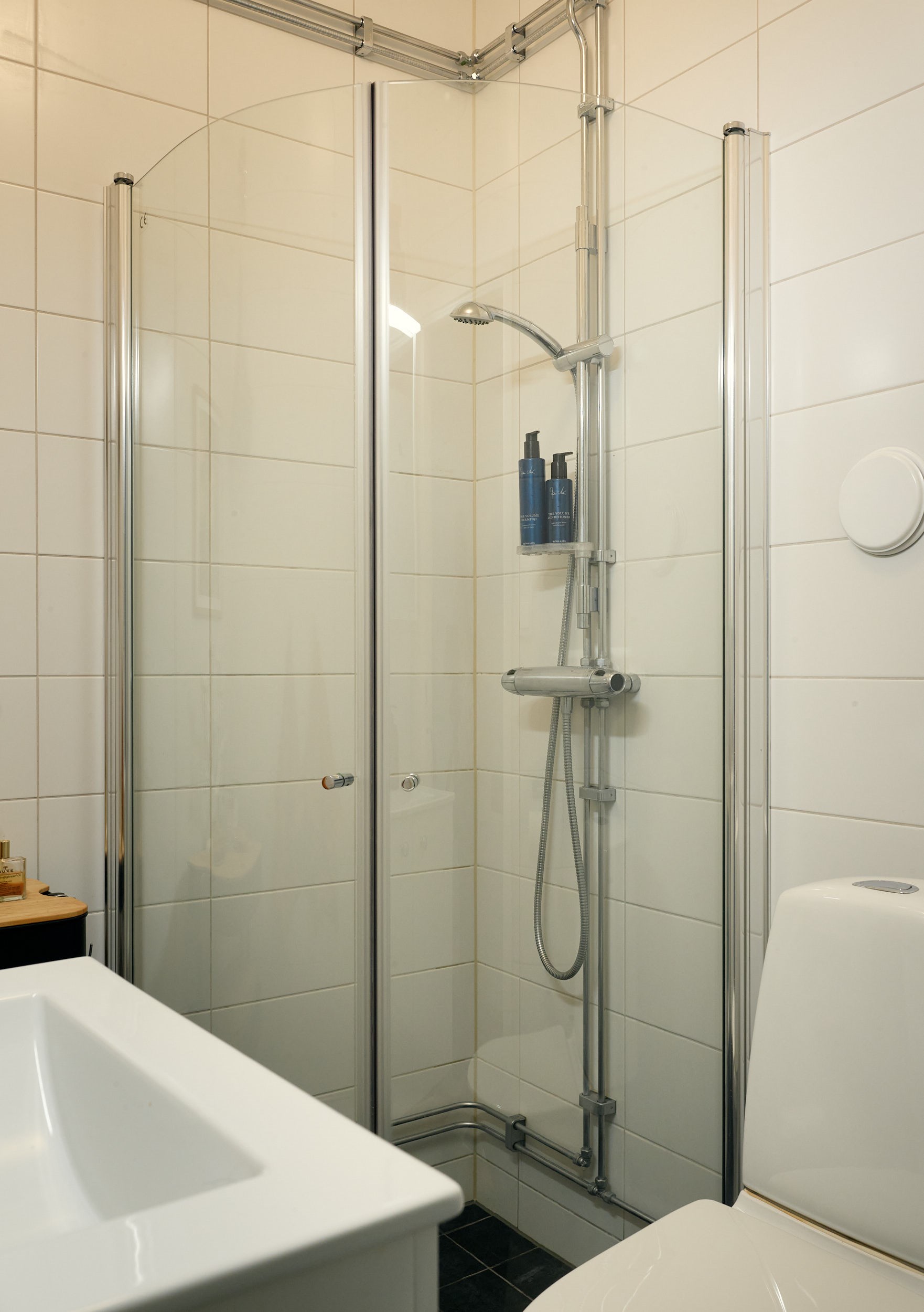 salle d'eau blanche