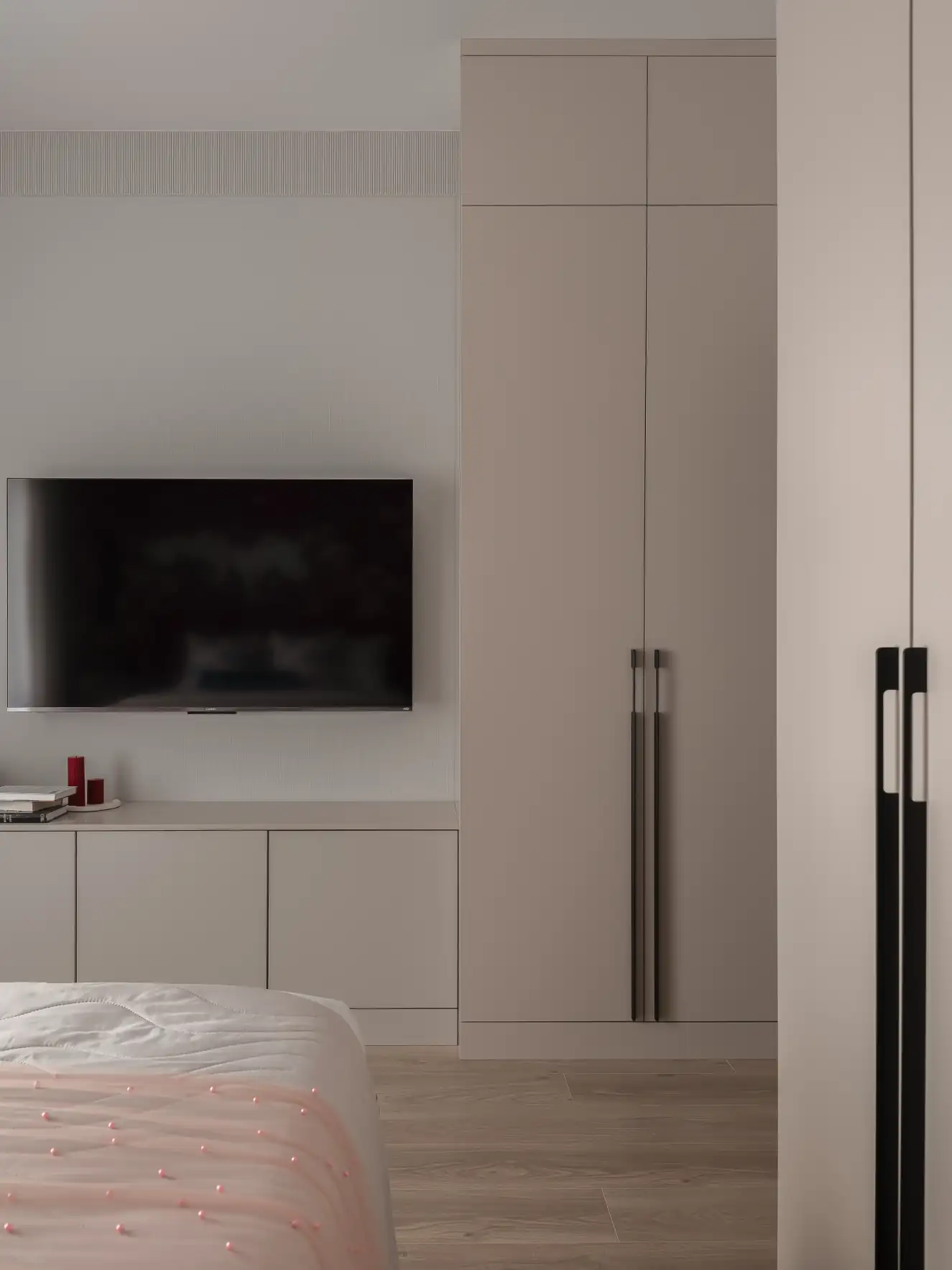 chambre avec placards petit appartement de 44m2 décoration contemporaine
