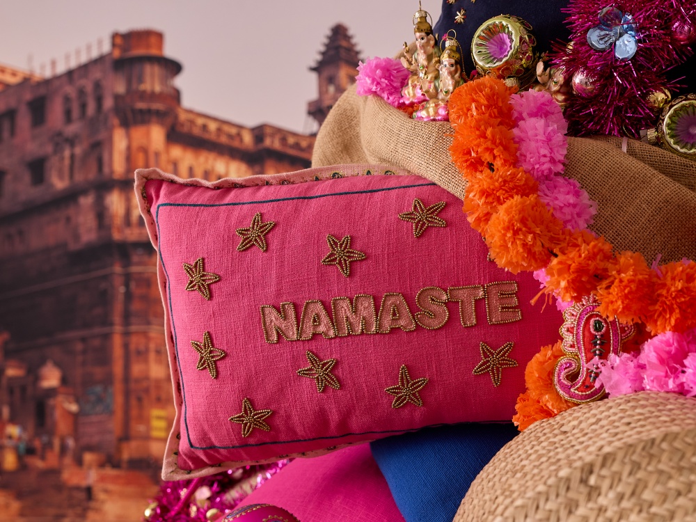 coussin rose Namaste coussin rose Namaste
