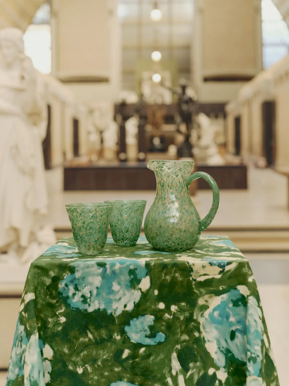 pichet et verres collaboration Monoprix x musée d'Orsay