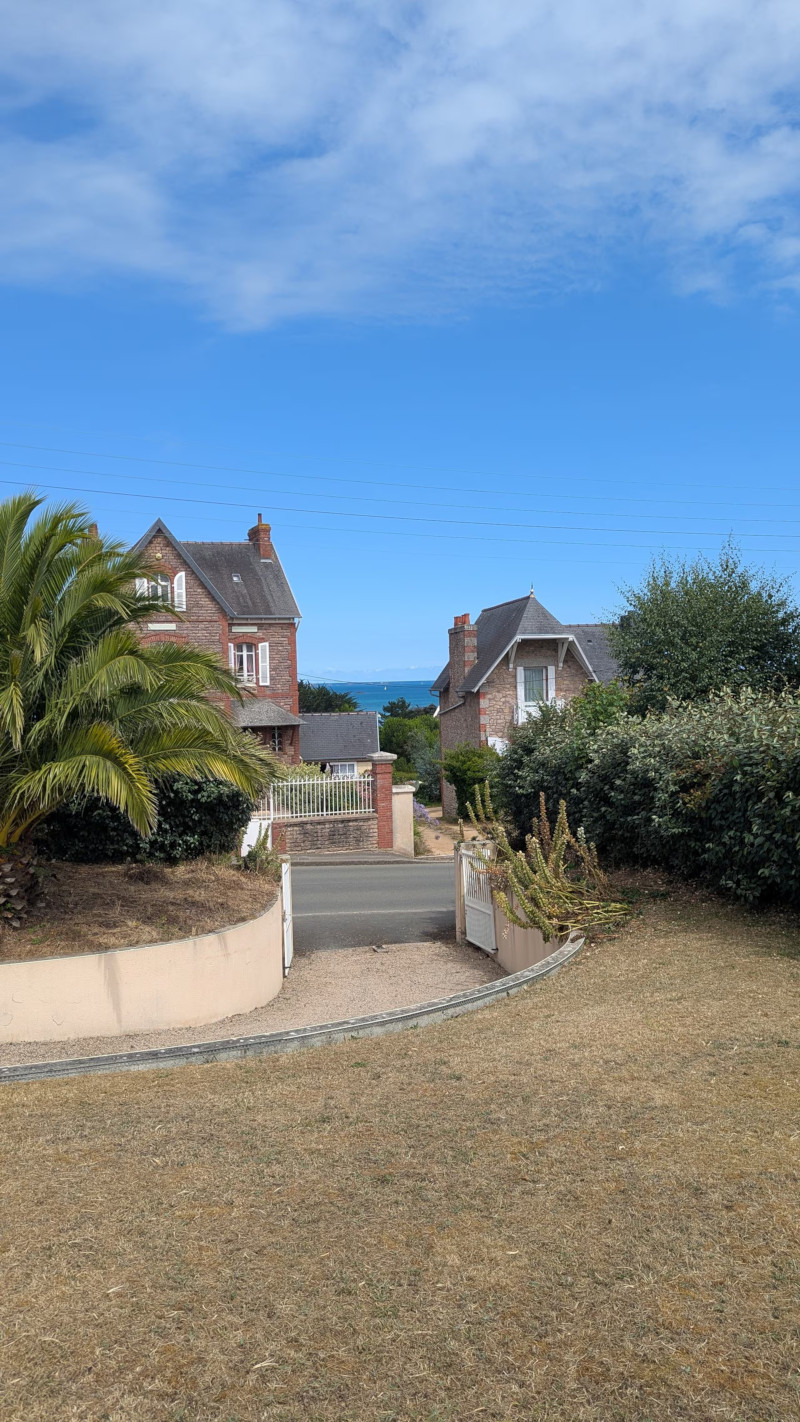 house near the sea Brittany Ker Darwin Paimpol