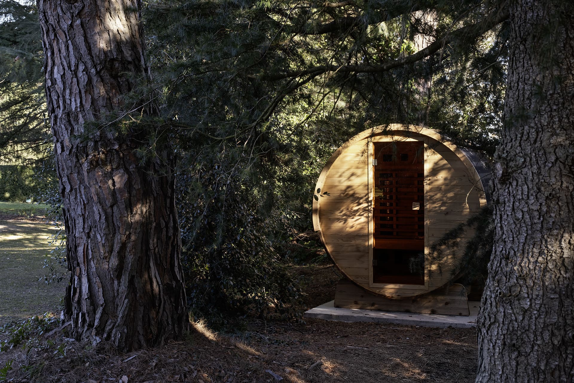 sauna finlandais forme tonneau maison Espagne "Refuge in the Woods" par Susanna Cots