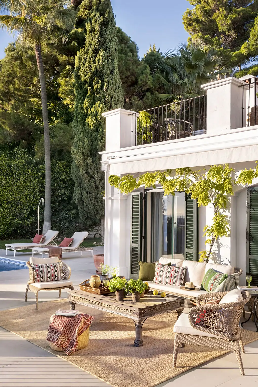 maison Marbella avec piscine salon de jardin décoration contemporaine maison Marbella avec piscine salon de jardin décoration contemporaine