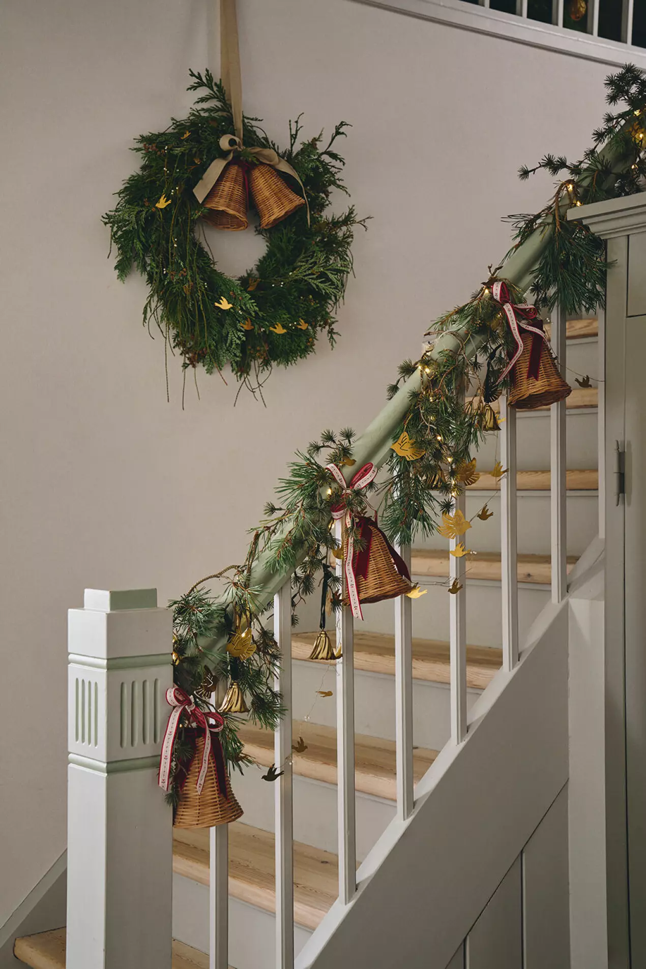 escalier décoré collection Søstrene Grene Noël 2026 escalier décoré collection Søstrene Grene Noël 2026