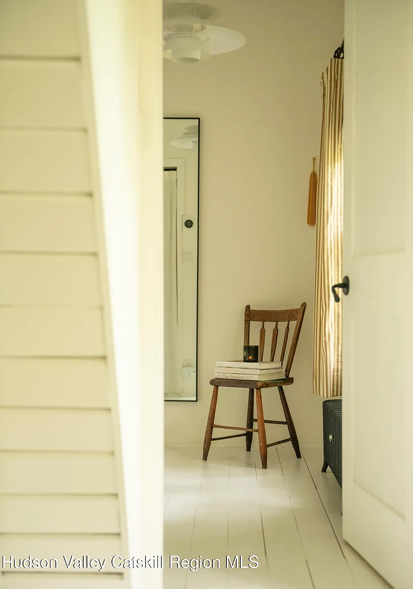 entrée avec escalier