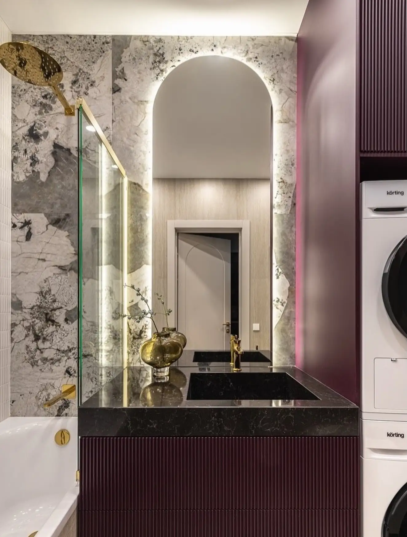 salle de bain bordeaux et marbre style glamour salle de bain bordeaux et marbre style glamour