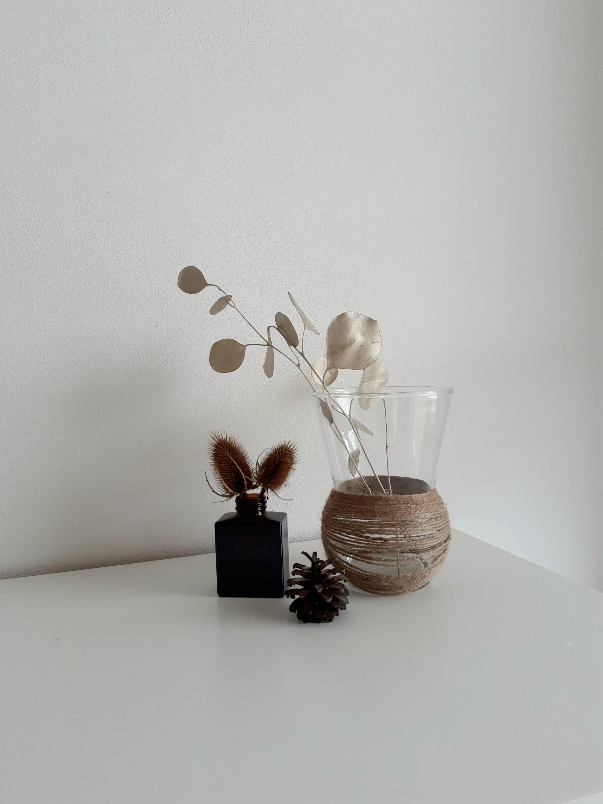 déco d déco d'automne avec pomme de pin