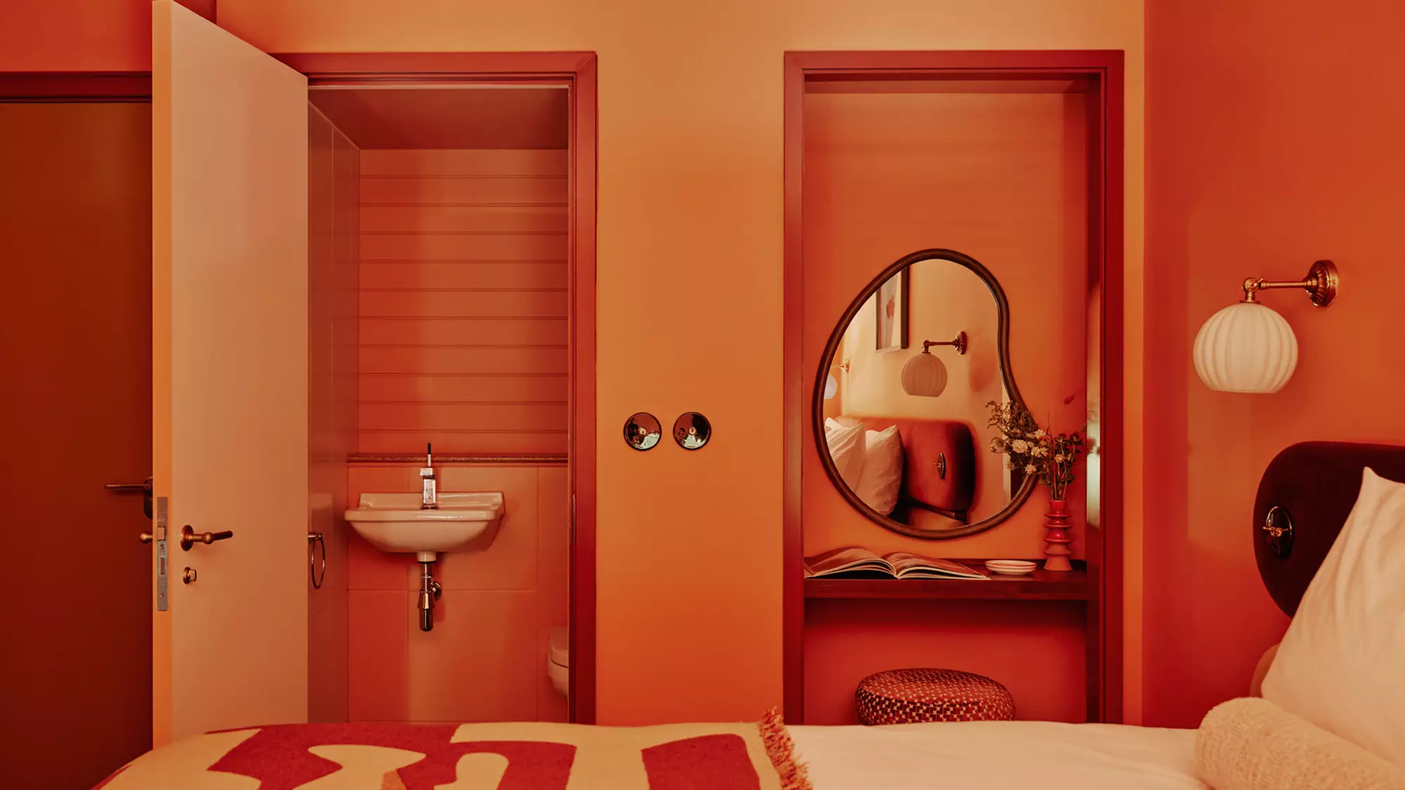 studio de 21m2 décoration colorée Ember Locke Kensington Londres studio de 21m2 décoration colorée Ember Locke Kensington Londres