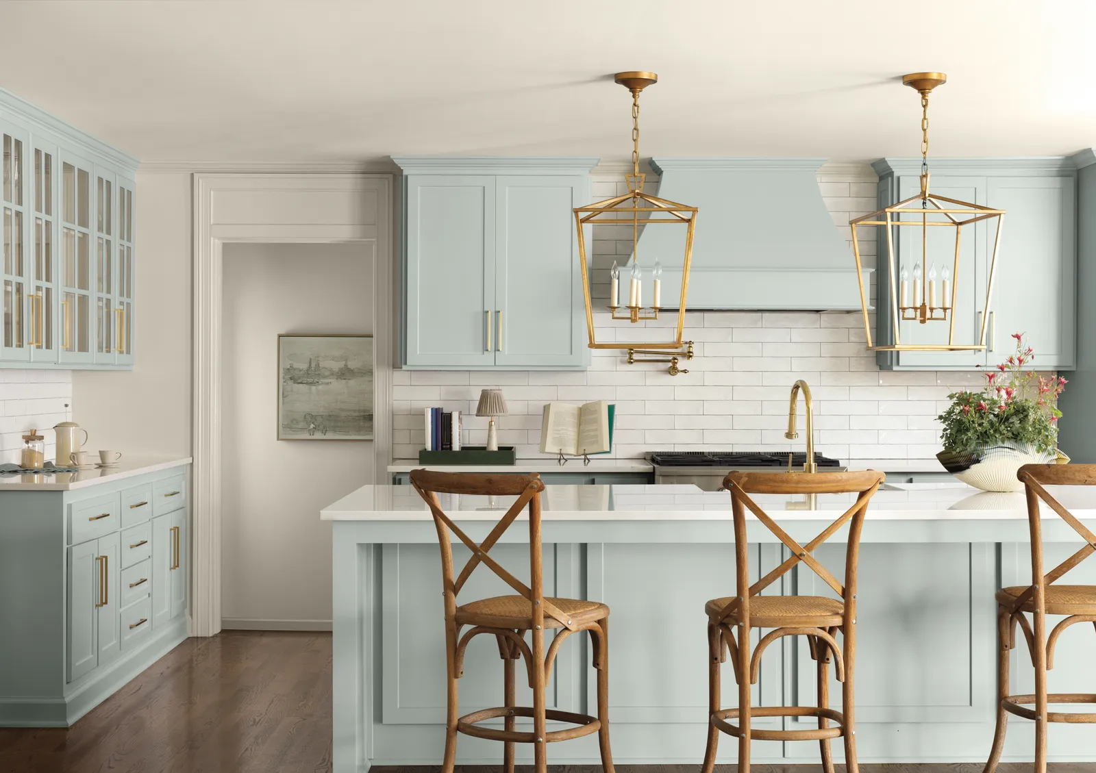 cuisine shaker bleue pâle couleur de l cuisine shaker bleue pâle couleur de l'année 2027 Benjamin Moore